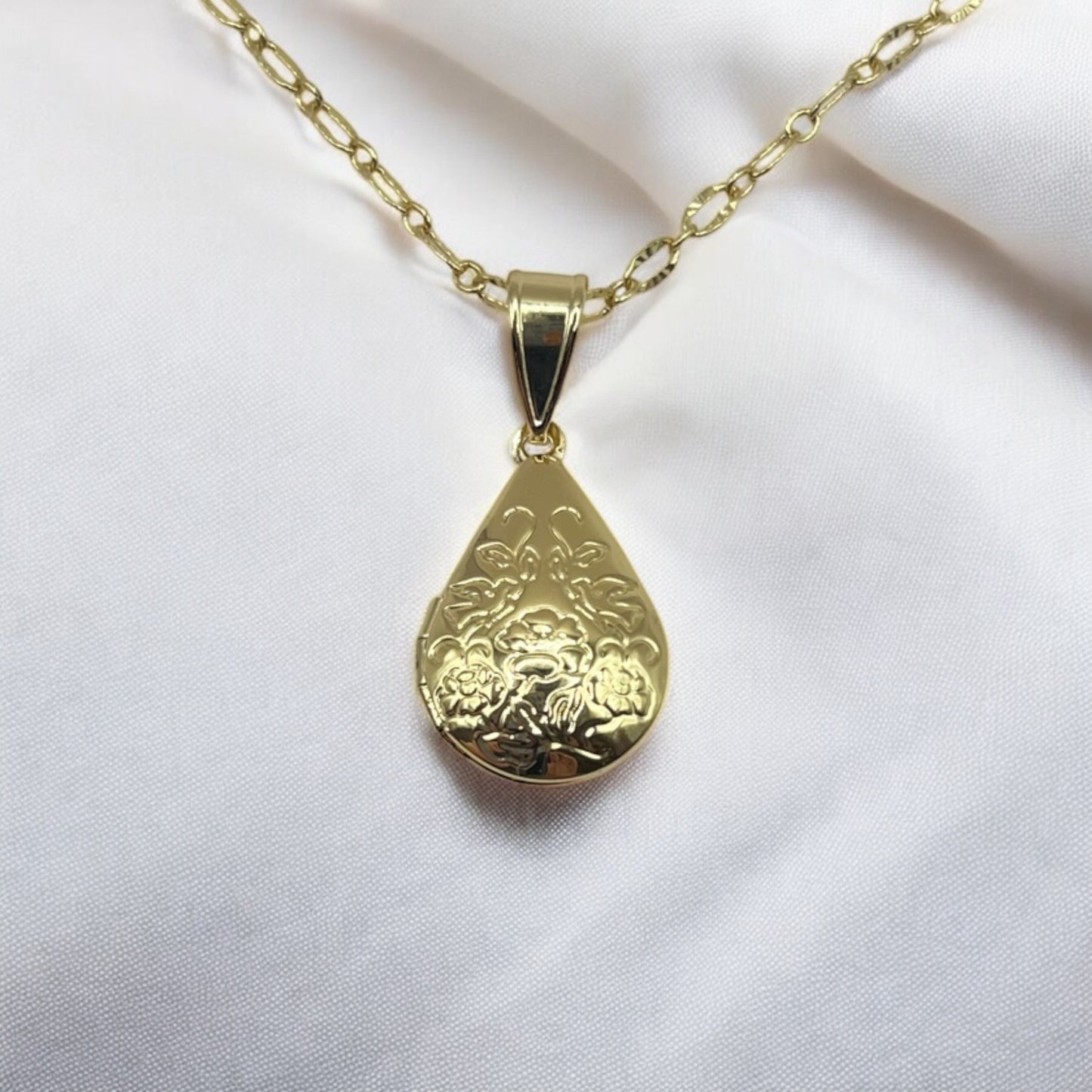 Filigree Teardrop Portal Locket