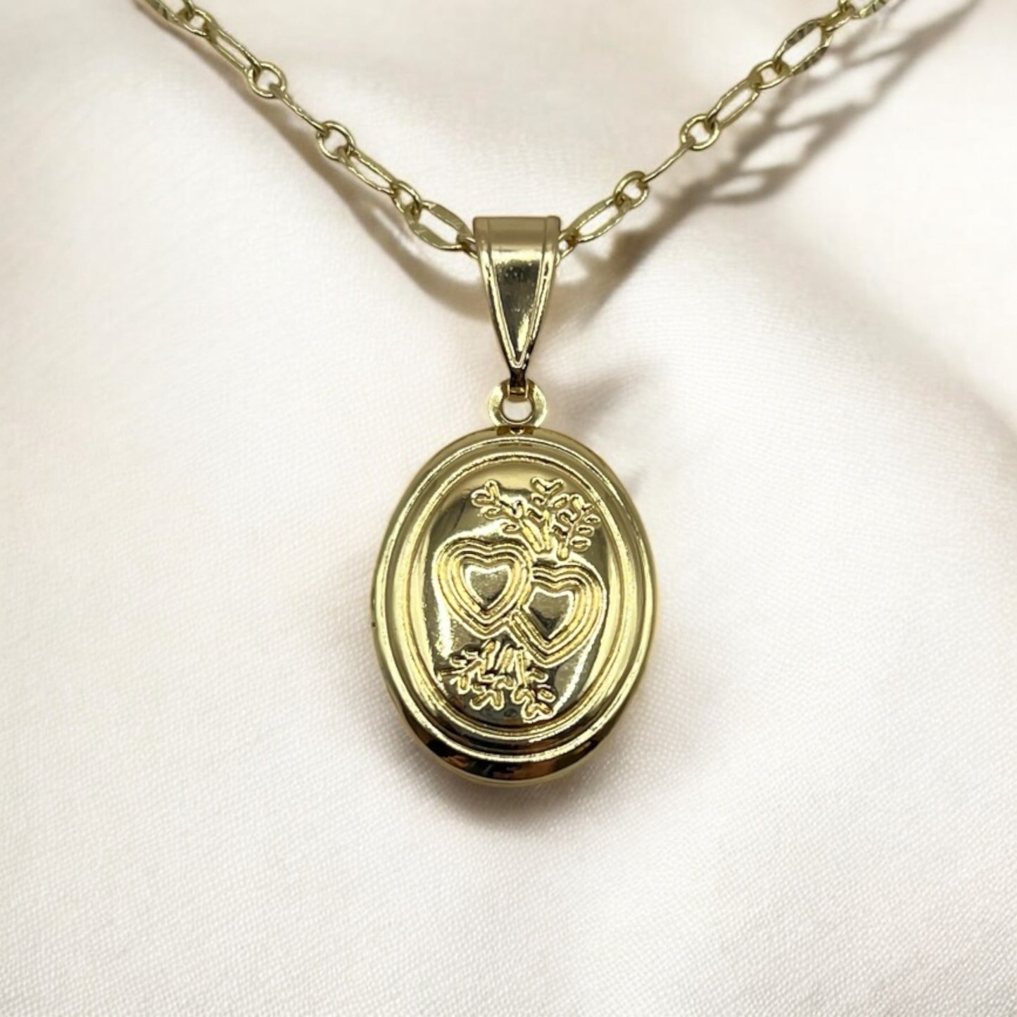 Traditional Oval Portal Locket