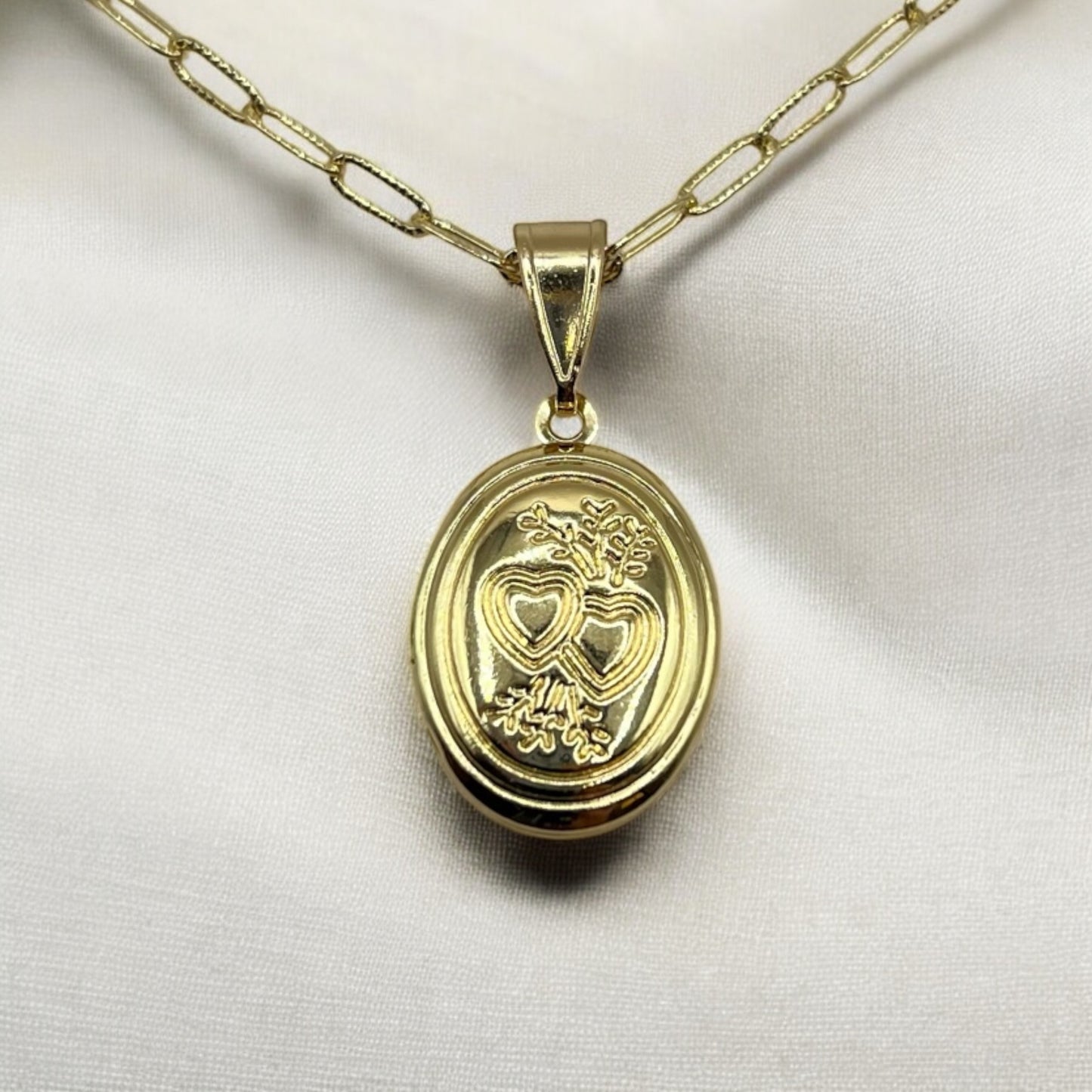 Traditional Oval Portal Locket