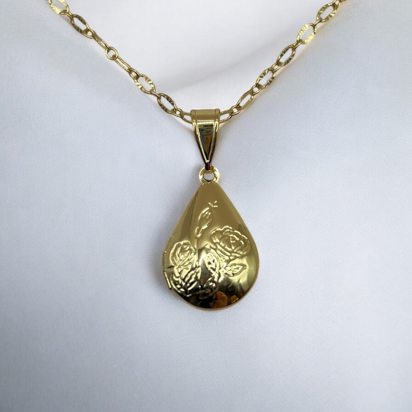 Rosette Teardrop Portal Locket