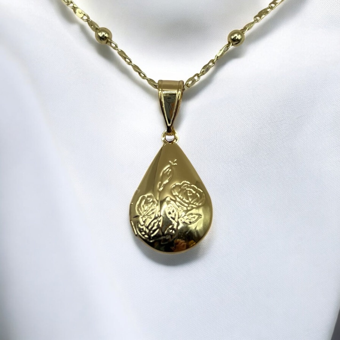 Rosette Teardrop Portal Locket