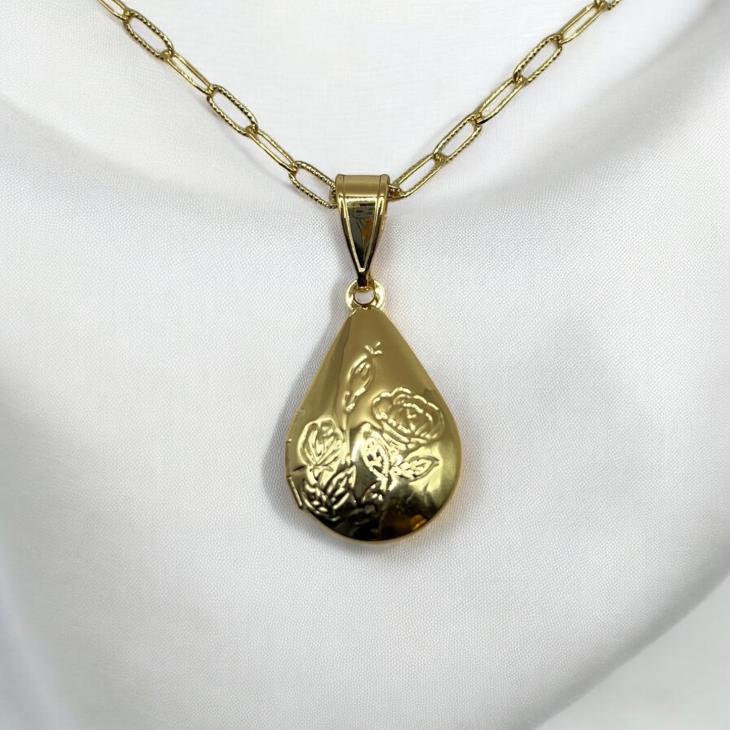Rosette Teardrop Portal Locket